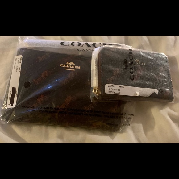 Coach Wristlets different patterns. - Picture 2 of 7